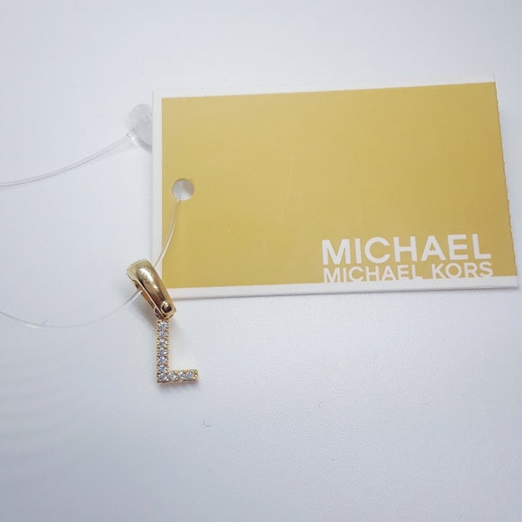 🎉2X HP🎉 Michael Kors "L" initial charm - Picture 9 of 15